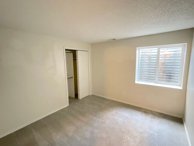 Building Photo - 4 Bedroom Townhome Available Near S Academy Blvd & E Fountain Blvd!