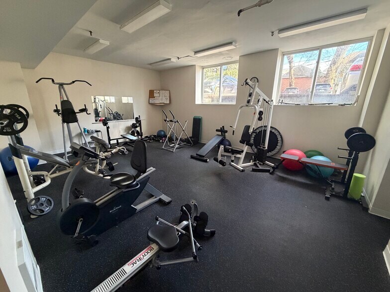 Building Photo - 370 Jamaicaway