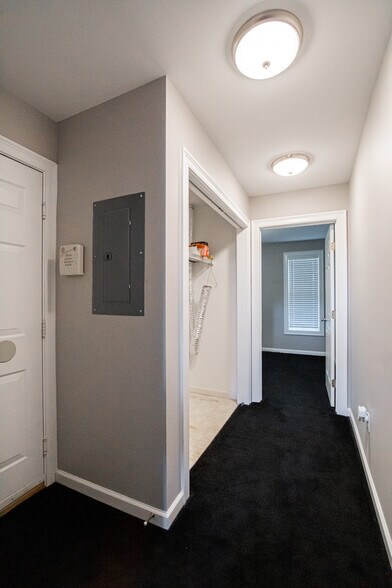 Building Photo - 157 Leeder Hill Dr