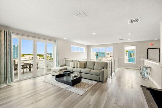 Building Photo - 7770 Sandy Ridge Dr