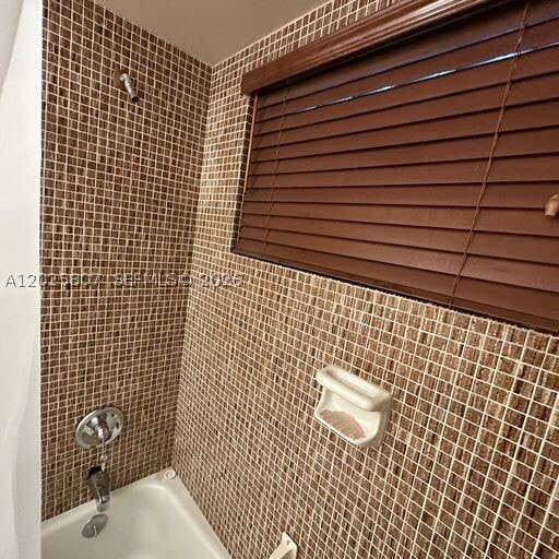 Building Photo - 440 Paradise Isle Blvd