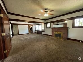 Building Photo - AVAILABLE NOW!! Move-In Special! Half Off ...