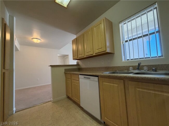 Building Photo - 8000 W Badura Ave