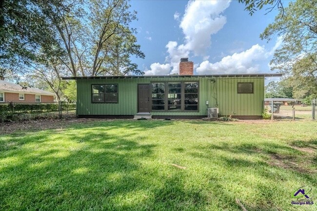 Building Photo - 410 Hardeman Ave
