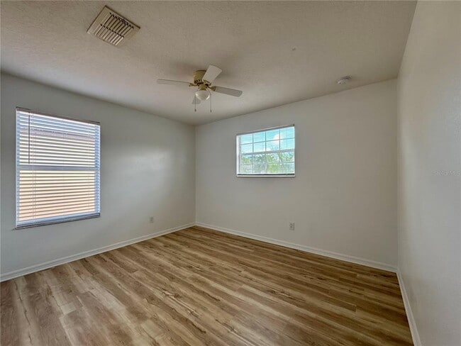 Building Photo - 16543 Cedar Run Dr