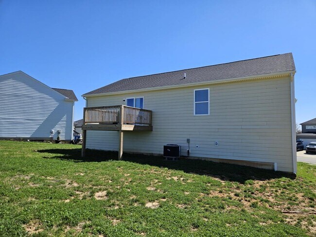 Building Photo - 312 High Peak Pl