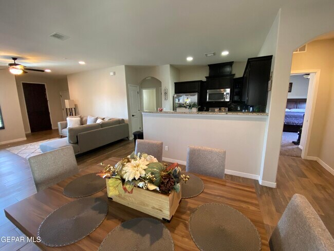 Building Photo - 7013 Long Meadow Dr