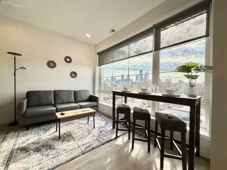 Building Photo - 501 N Perth St