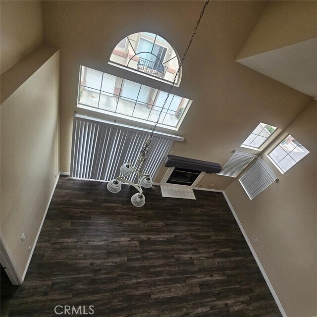 Building Photo - 2930 Vía Milano