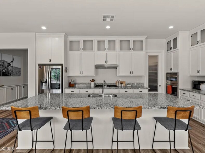 Building Photo - 8650 Gasparilla Wy