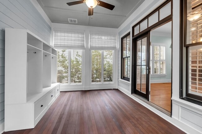 Building Photo - 612 Daggett St