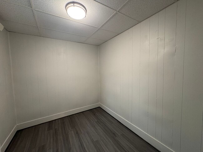 Building Photo - 545 Balcom St