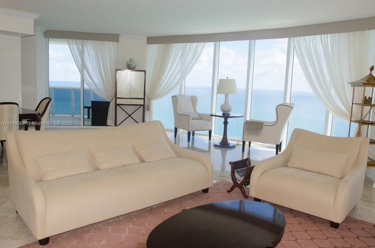 Building Photo - 17201 Collins Ave