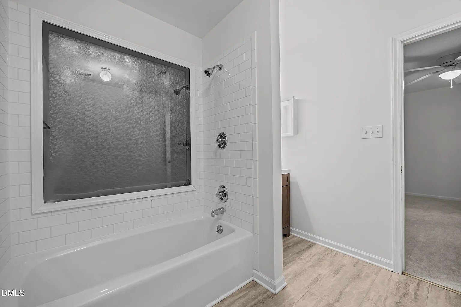 Private Bathroom Upstairs Unit - 1033 Oak Lake Ct