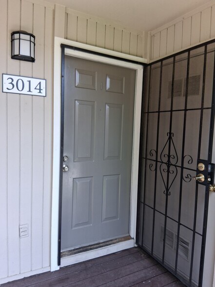 front door - 3014 Shadow Springs Pl