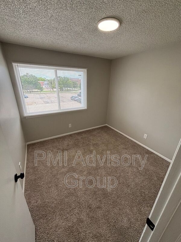 Building Photo - 1125 SW Polk St
