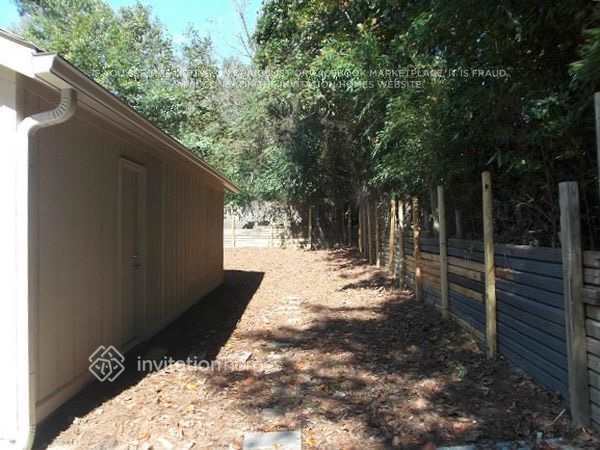 Building Photo - 215 Mayfield Cir