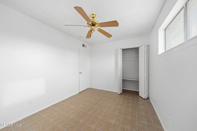 Building Photo - 224 Cuprite Dr