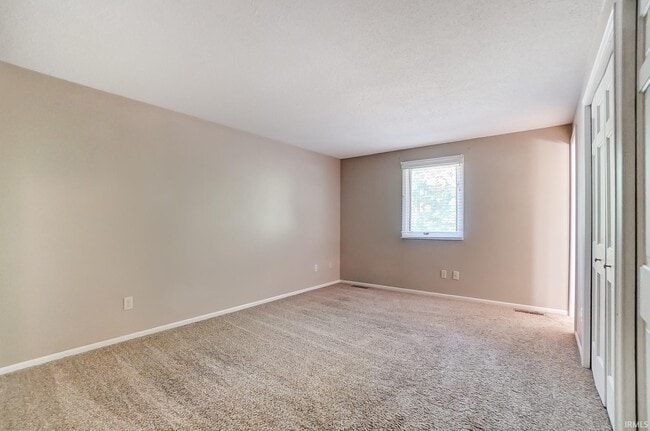 Building Photo - 5931 Spring Oak Ct