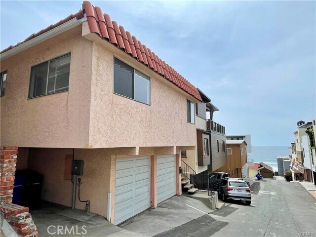 Building Photo - 204 18th Pl