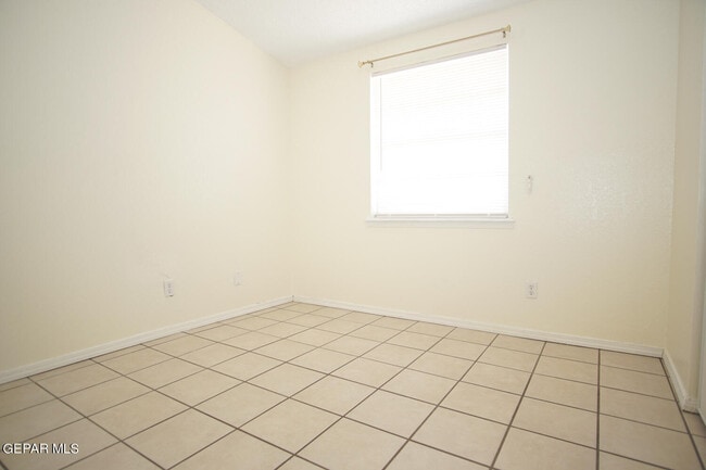 Building Photo - 5009 Sycene Ct