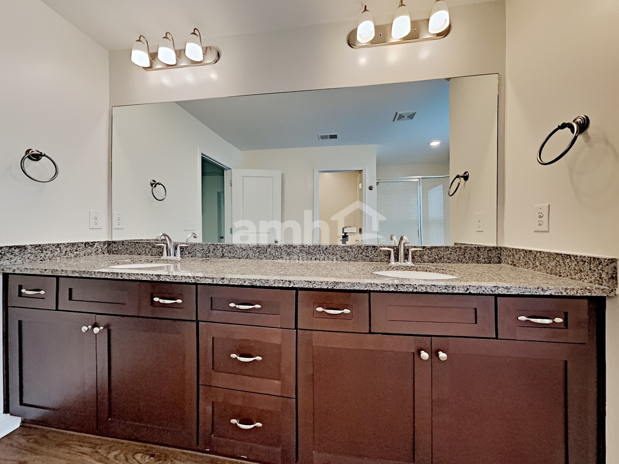 Building Photo - 117 Cobblestone Dr