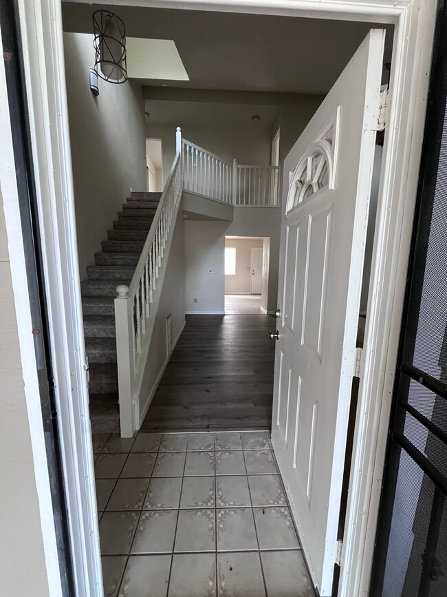 Building Photo - No Deposit