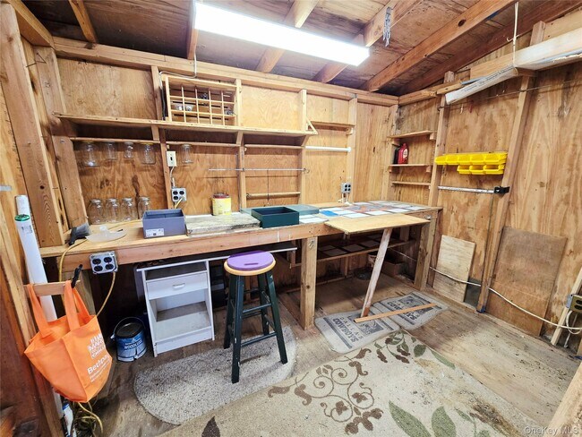 Building Photo - 104 Choir Ln
