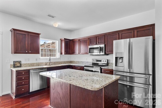 Building Photo - 11022 Garden Oaks Ln