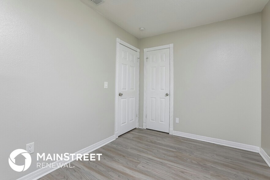 Building Photo - 109 N Alderwood St