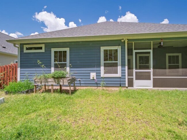 Building Photo - 855 Avery Park Dr