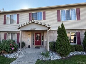 Building Photo - 43964 Freeway Dr