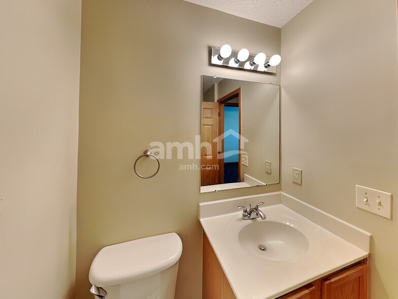 Building Photo - 3621 Lifestyle Blvd