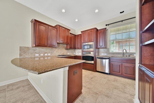 Building Photo - 1707 Dominica Dr