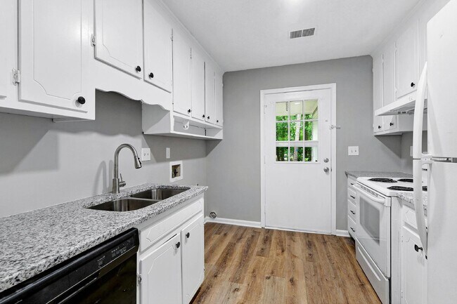 Building Photo - 928 Jason Ct