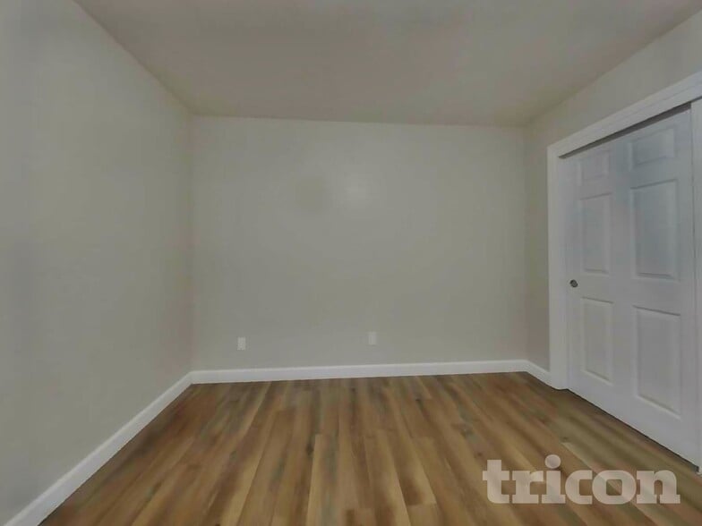 Building Photo - 820 Mamilane