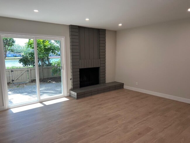 Building Photo - 210 Beach Park Blvd