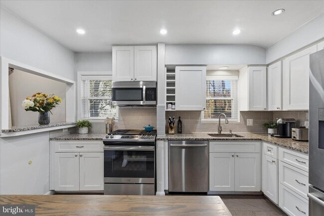 Building Photo - 7203 Arthur Dr