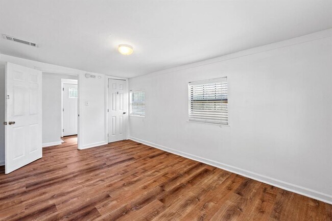 Building Photo - 1709 Patton Ln