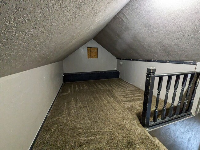 Building Photo - 3885 Park St