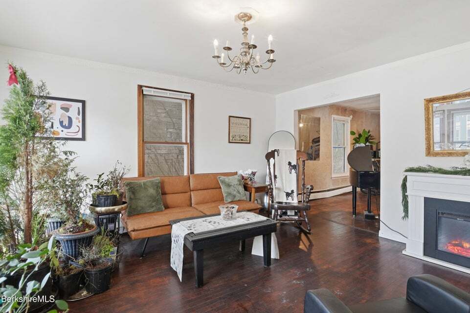 Building Photo - 9 Lincoln St