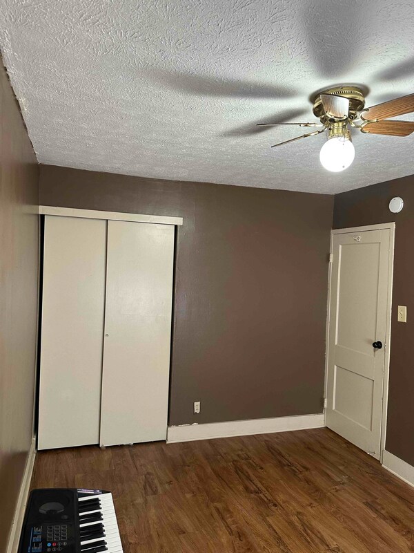 Building Photo - 1275 Farley Dr