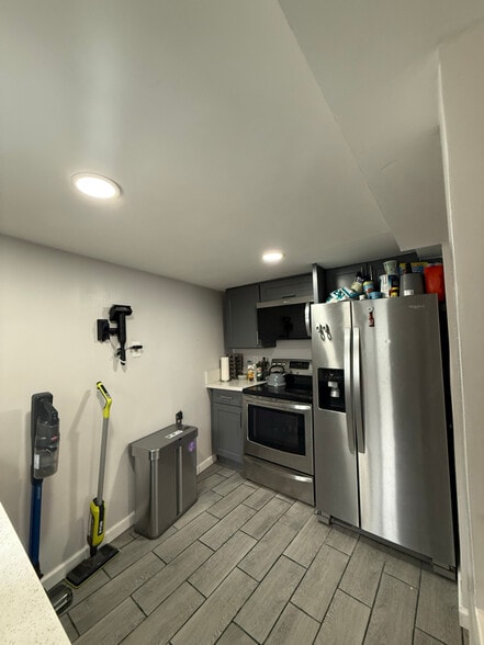 Building Photo - 12426 S Vermont Ave