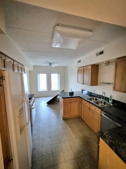 Building Photo - 655 Perrie Dr