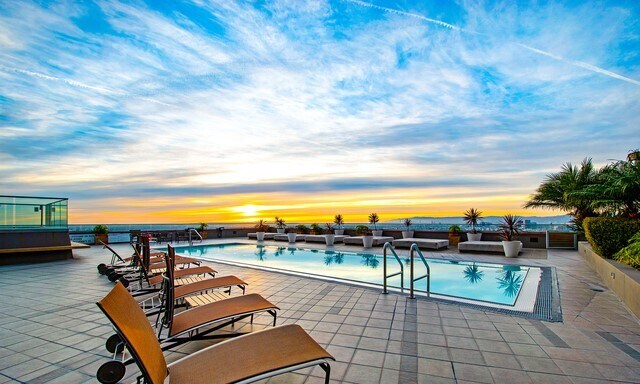 Sun Deck - 1100 Wilshire Blvd