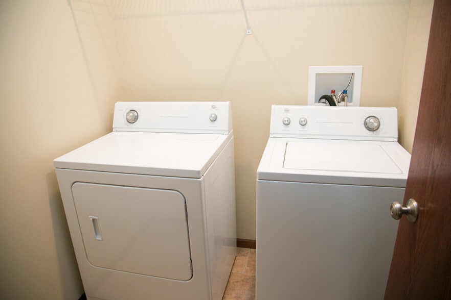 Building Photo - 6302 Pawnee Ln