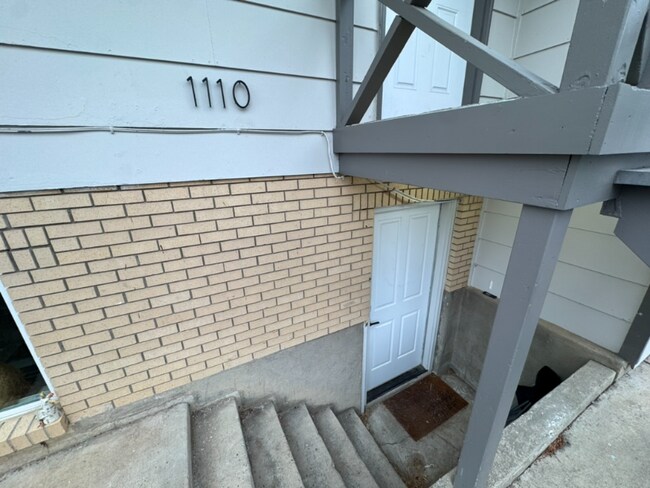 Building Photo - 1108-1110 Ponderosa Dr