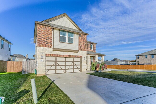 Building Photo - Bright & Beautiful 4 Bedroom two story home!