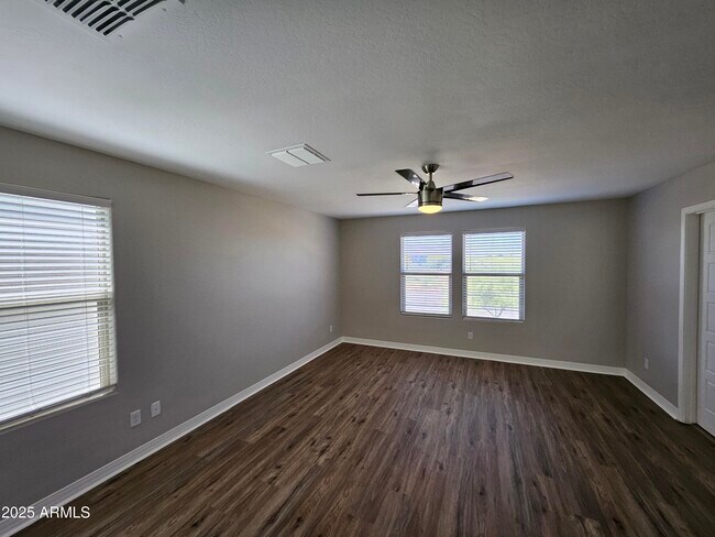Building Photo - 40537 W Helen Ct