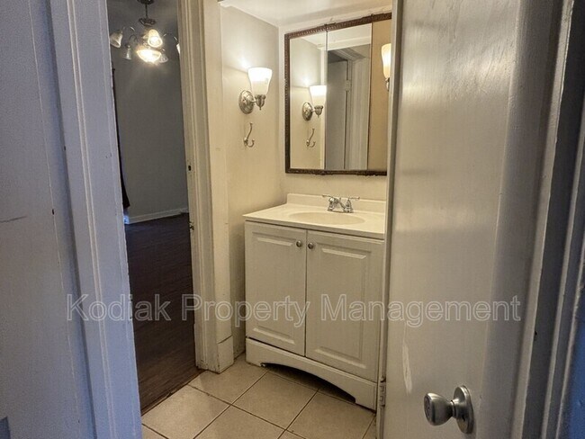 Building Photo - 356 S 900 E